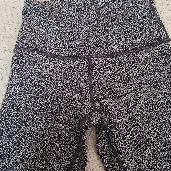 Lululemon Wunder Under Hi-Rise - Picture 2 of 5